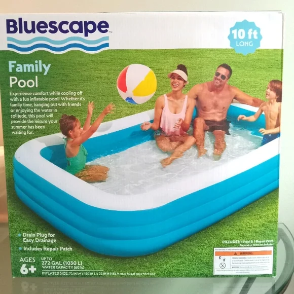 Family Pool - Picture 1 of 5